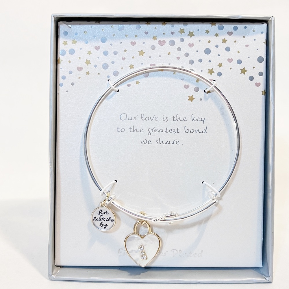 Silvertone Bracelet Love Holds the Key Adjustable